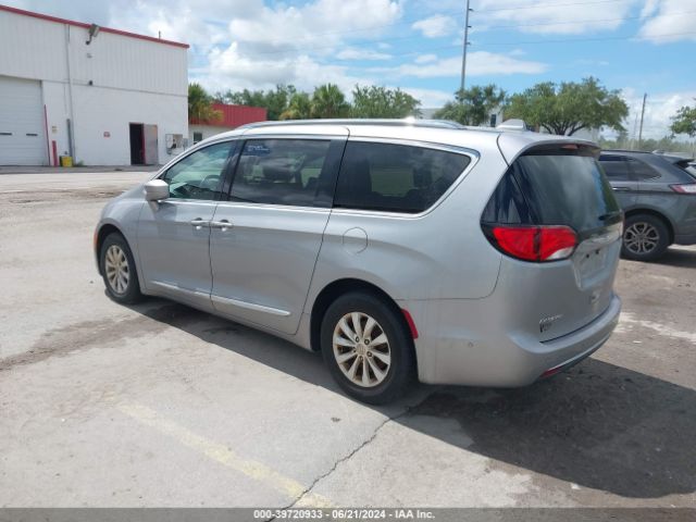 2018 CHRYSLER PACIFICA 2C4RC1BG6JR269982 Photo 2