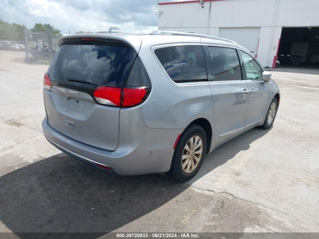 2018 CHRYSLER PACIFICA 2C4RC1BG6JR269982 Photo 3
