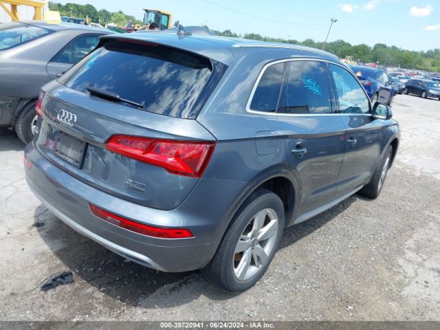 WA1BNAFY8J2215560 Audi Q5 2.0t Premium/2.0t Tech Premium