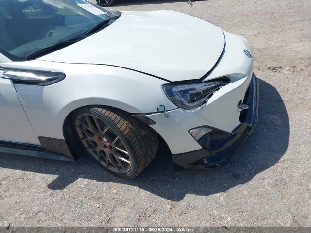 Scion FR-S 2014 JF1ZNAA13E9702926 Image 13