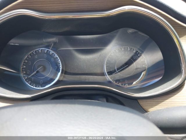 1C3CCCCG8FN640892 Chrysler 200 C
