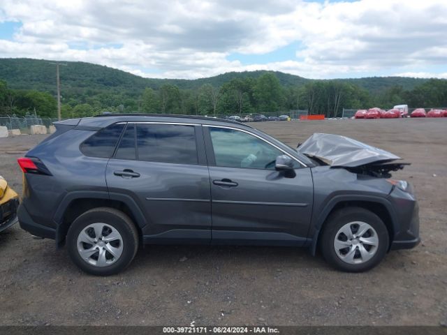 2T3G1RFV4MC174658 Toyota RAV4 LE