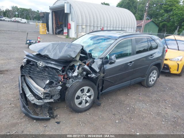 2T3G1RFV4MC174658 Toyota RAV4 LE