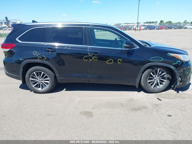 Toyota Highlander Xle 2018 5TDJZRFH1JS800235 Image 13
