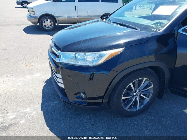 Toyota Highlander Xle 2018 5TDJZRFH1JS800235 Image 17