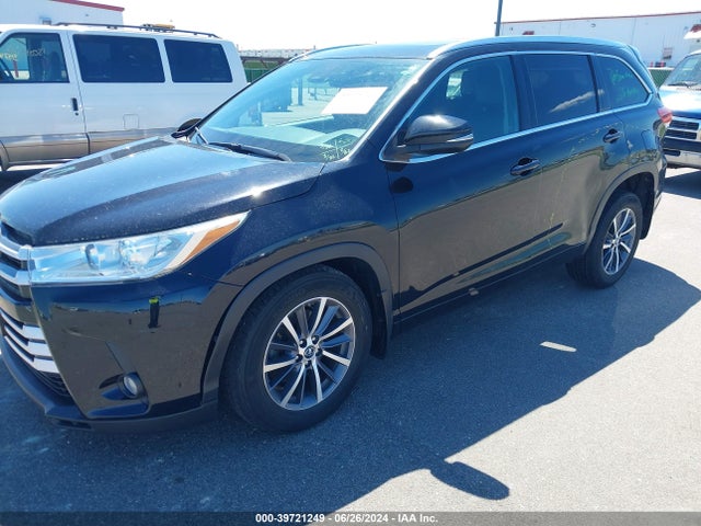 Toyota Highlander Xle 2018 5TDJZRFH1JS800235 Image 2