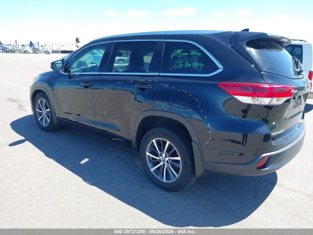 Toyota Highlander Xle 2018 5TDJZRFH1JS800235 Image 3