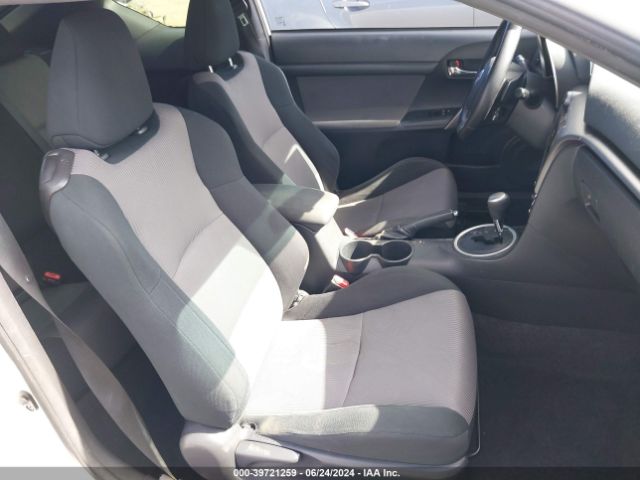 JTKJF5C72GJ025410 Scion TC