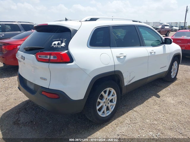1C4PJLCB2HW560590 Jeep Cherokee Latitude Fwd