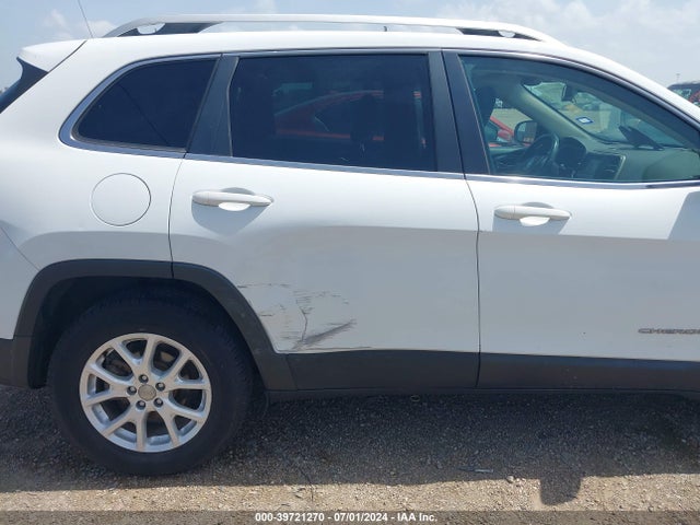 1C4PJLCB2HW560590 Jeep Cherokee Latitude Fwd
