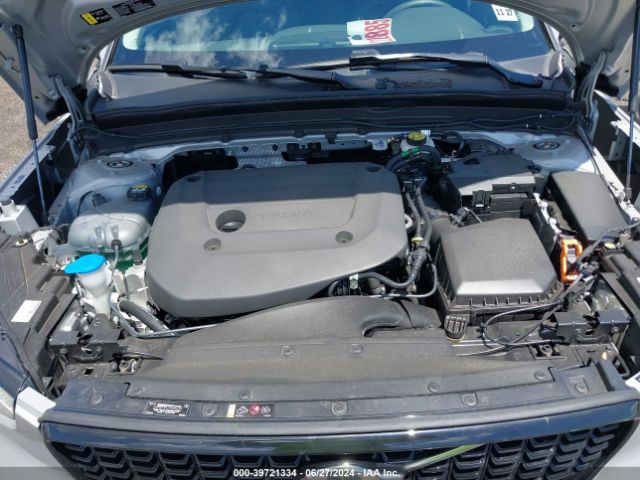 YV4L12UW0P2930805 Volvo Xc40 B5 Plus Dark Theme