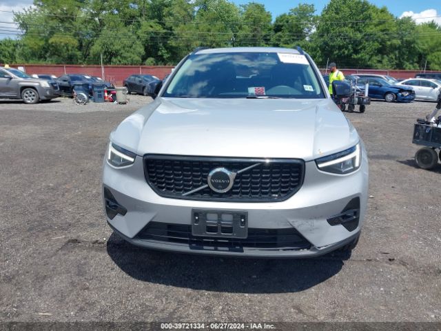 YV4L12UW0P2930805 Volvo Xc40 B5 Plus Dark Theme