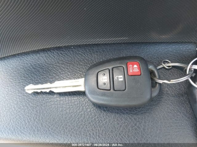 JTDKDTB38G1139108 Toyota Prius C One