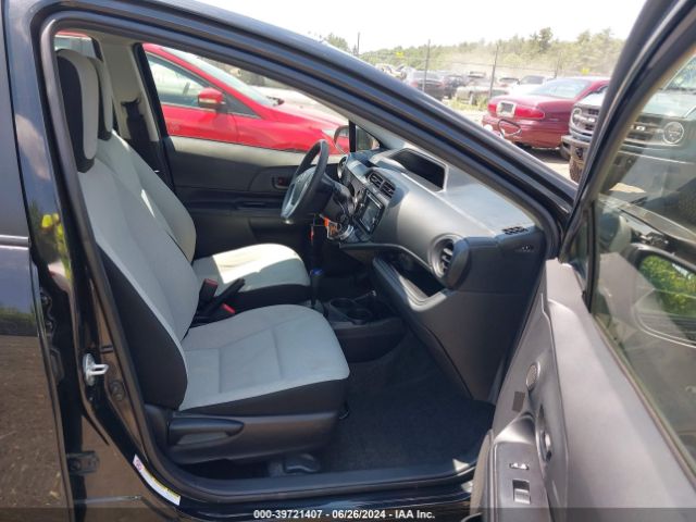 JTDKDTB38G1139108 Toyota Prius C One