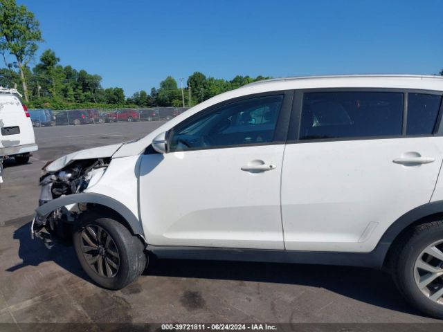KNDPB3AC7E7609555 KIA Sportage Lx