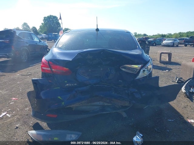 Ford FOCUS SE 2016 1FADP3F24GL403842 Image 17