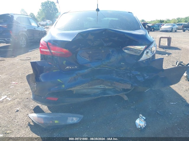 Ford FOCUS SE 2016 1FADP3F24GL403842 Image 18