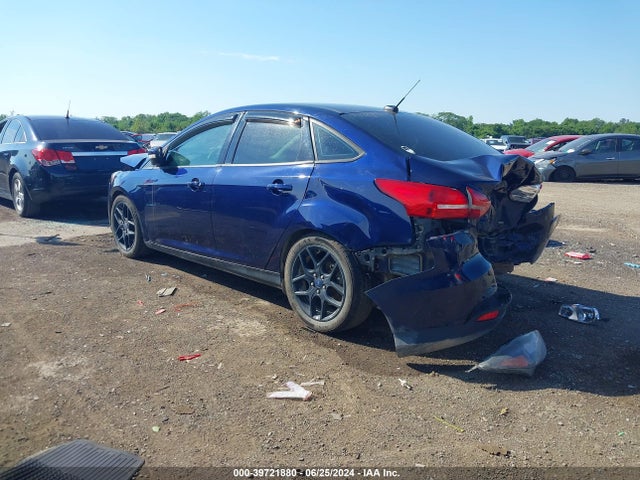 Ford FOCUS SE 2016 1FADP3F24GL403842 Image 3