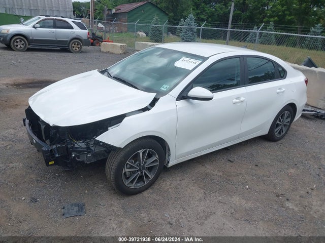 KIA Forte Lxs 2023 3KPF24AD3PE676537 Image 2