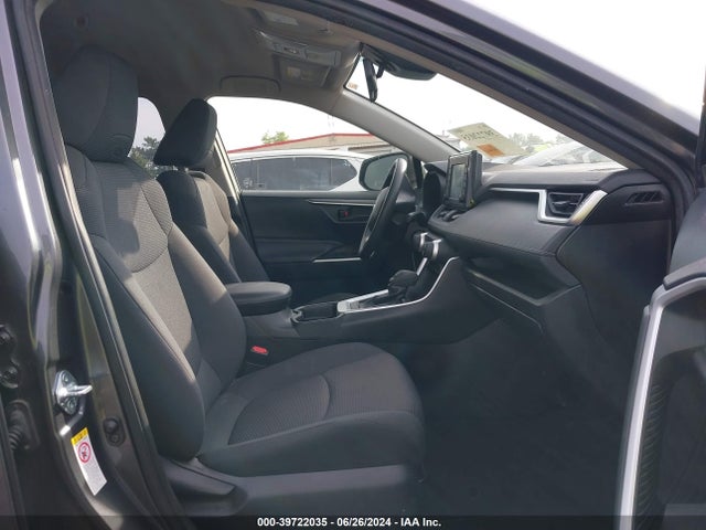Toyota RAV4 LE 2019 JTMH1RFV3KD016485 Image 5