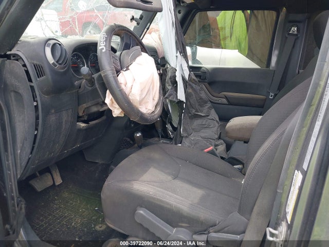1C4BJWDG4HL734506 Jeep Wrangler Unlimited Sport 4x4