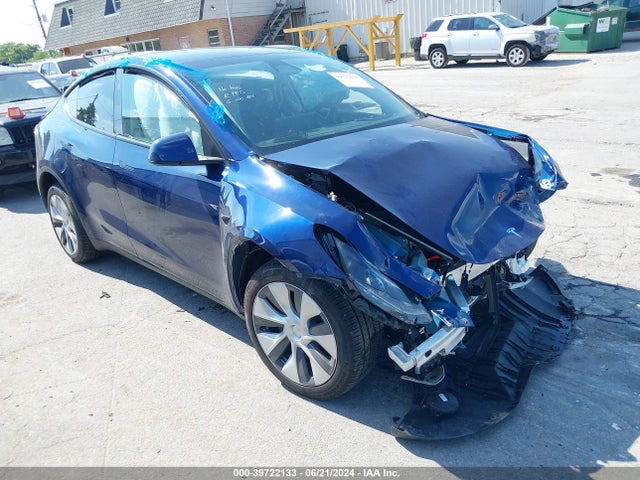 2024 TESLA MODEL Y 7SAYGDEE8RA271980 Photo 0
