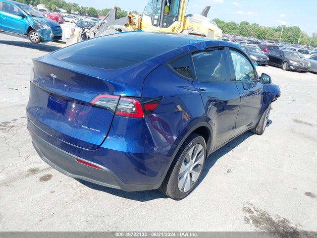 2024 TESLA MODEL Y 7SAYGDEE8RA271980 Photo 3