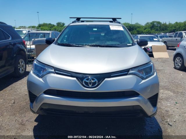 2T3BFREV8GW455071 Toyota RAV4 LE