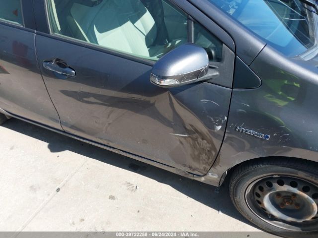 JTDKDTB38E1064309 Toyota Prius C One