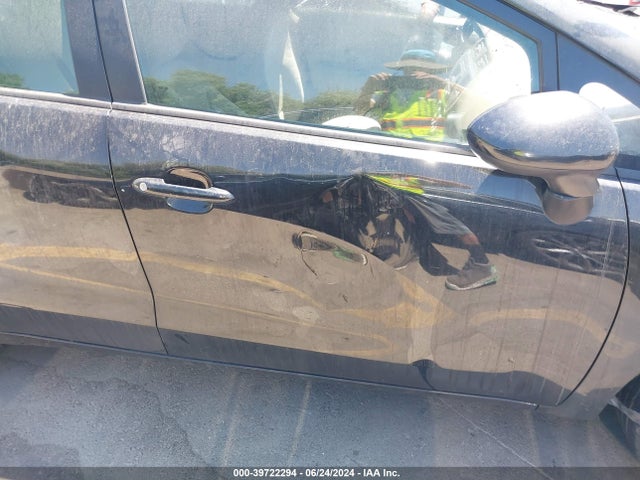 KNADM4A38F6527390 KIA RIO LX