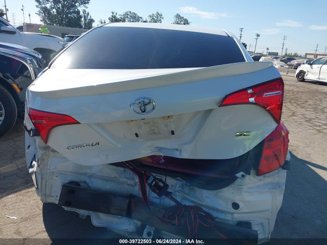 Toyota COROLLA SE 2018 5YFBURHE8JP826913 Image 16