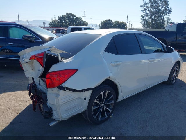 Toyota COROLLA SE 2018 5YFBURHE8JP826913 Image 4