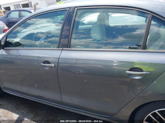 3VWD17AJ7GM395667 Volkswagen Jetta 1.8t Sport