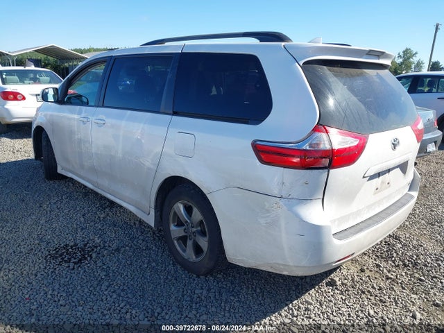 Toyota Sienna Le 8 Passenger 2018 5TDKZ3DC1JS906192 Image 3