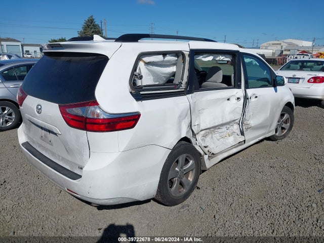 Toyota Sienna Le 8 Passenger 2018 5TDKZ3DC1JS906192 Image 4