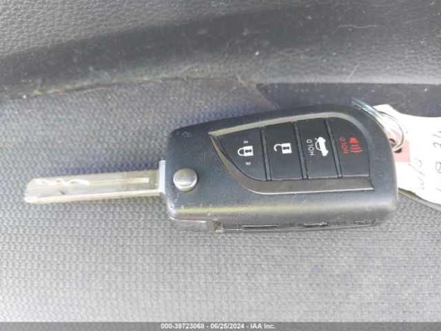5YFEPMAE4MP226184 Toyota COROLLA LE