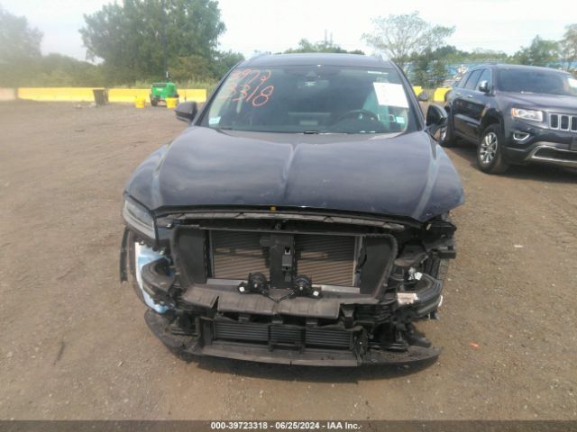2LMPJ8J95PBL04148 Lincoln Nautilus Standard