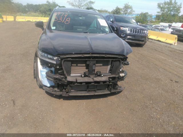 2LMPJ8J95PBL04148 Lincoln Nautilus Standard