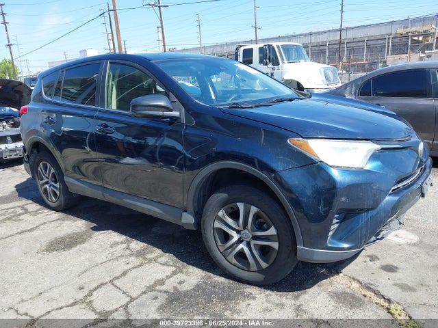 Toyota RAV4 LE 2018 JTMZFREV3JJ198423 главное изображение