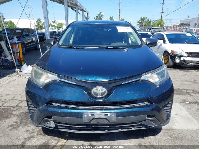 Toyota RAV4 LE 2018 JTMZFREV3JJ198423 Image 13