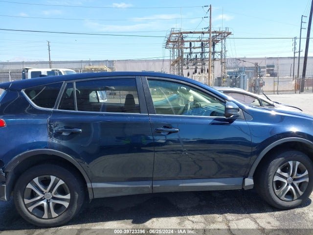 Toyota RAV4 LE 2018 JTMZFREV3JJ198423 Image 14