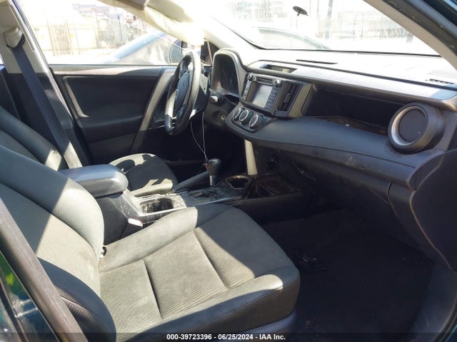 Toyota RAV4 LE 2018 JTMZFREV3JJ198423 Image 5