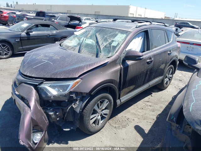 Toyota Rav4 Xle 2017 2T3WFREV1HW352335 Image 2