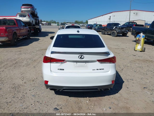 Lexus IS 300 2017 JTHCM1D27H5016969 Image 17
