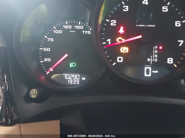 2019 PORSCHE MACAN WP1AA2A53KLB03761 Photo 6