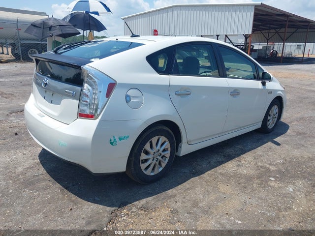Toyota PRIUS PLUG-IN 2014 JTDKN3DPXE3062692 Image 4