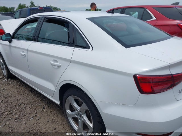 WAUBEGFF5KA099861 Audi A3 45 Premium