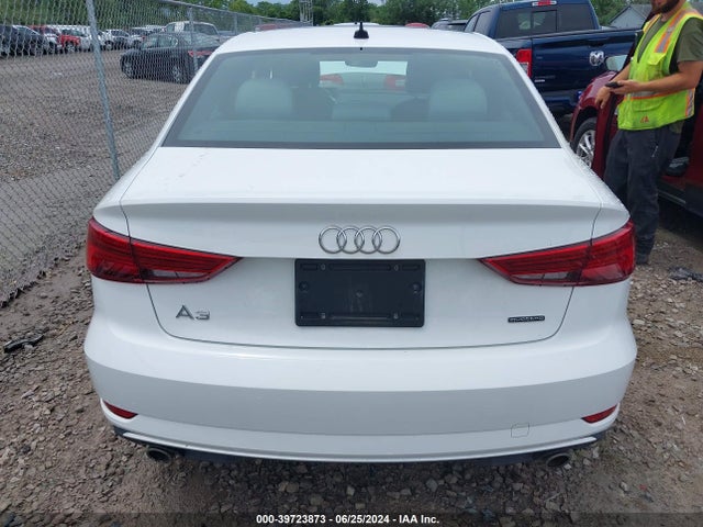 WAUBEGFF5KA099861 Audi A3 45 Premium