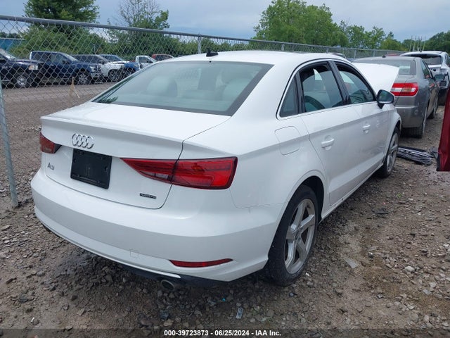 WAUBEGFF5KA099861 Audi A3 45 Premium