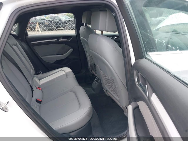 WAUBEGFF5KA099861 Audi A3 45 Premium